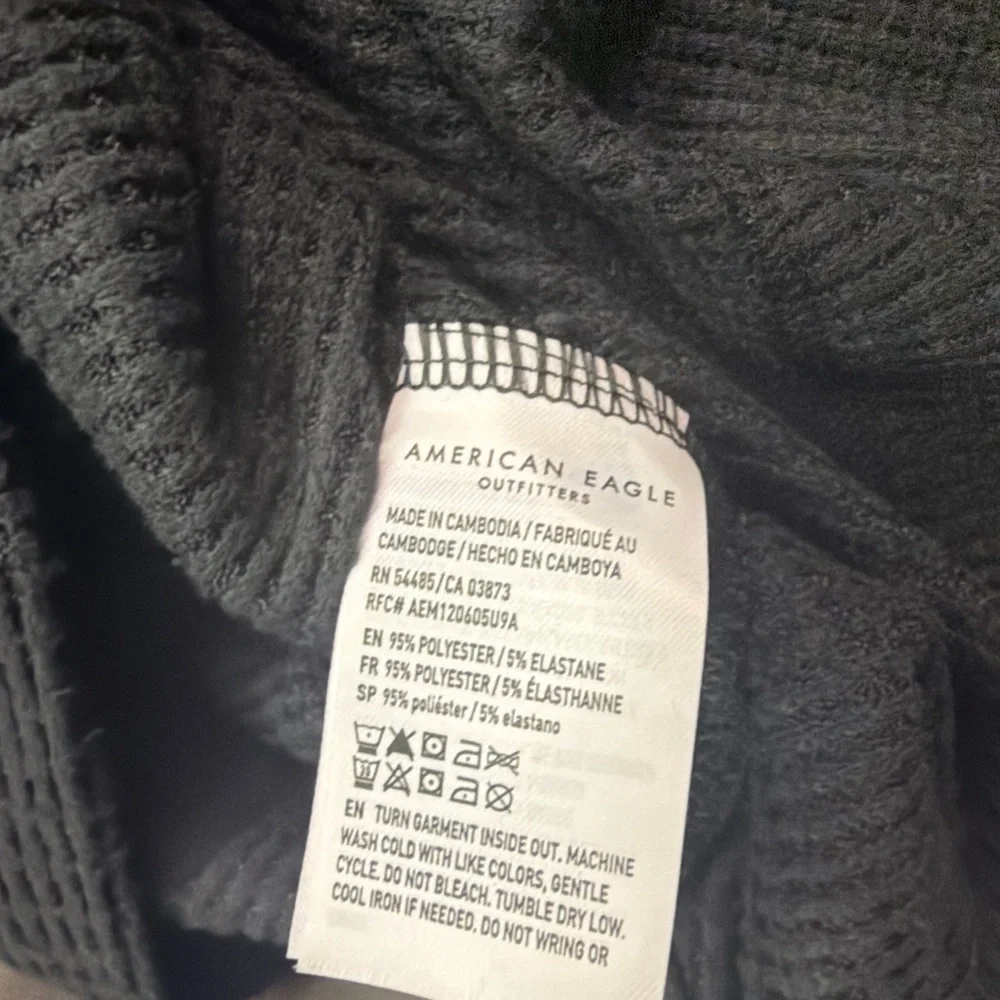American Eagle Black Waffle-Knit Thermal Long Sleeve Shirt Men's‎ Small NWT